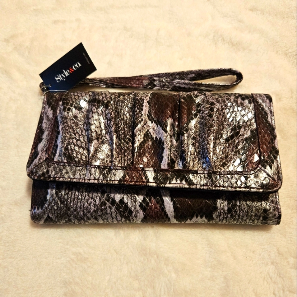 Style&Company Wristlet Wallet.